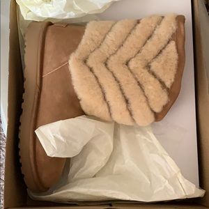 NWT-  Womens uggs- size 9